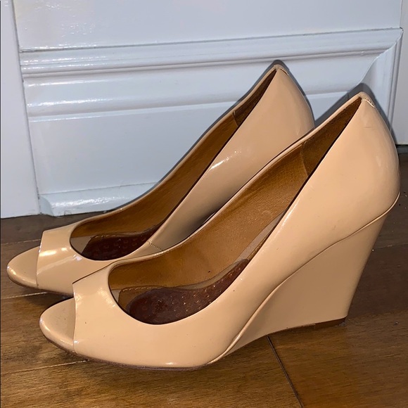 Beige Aldo wedge heels size 7.5 - Picture 3 of 3